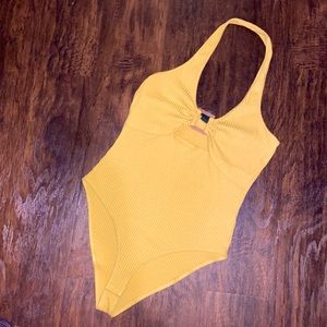 CUTE BODYSUIT ! PERFECT FOR THE SUMMER TIME☀️